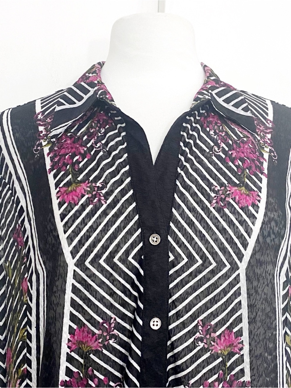 Avenue Sleeveless Floral-Stripe Button Up Longer Tunic Length Blouse 22/24 - Picture 2 of 7